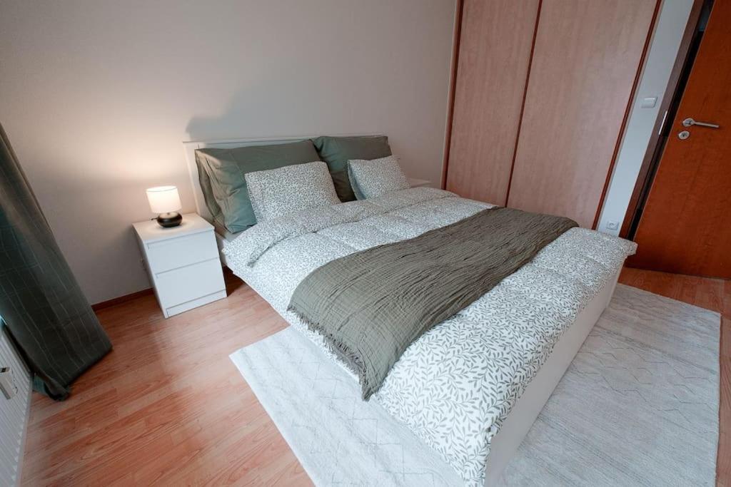 Apartman U Metra, 4 Hoste, Parking Free, Blizko O2 Arena ปราก ภายนอก รูปภาพ